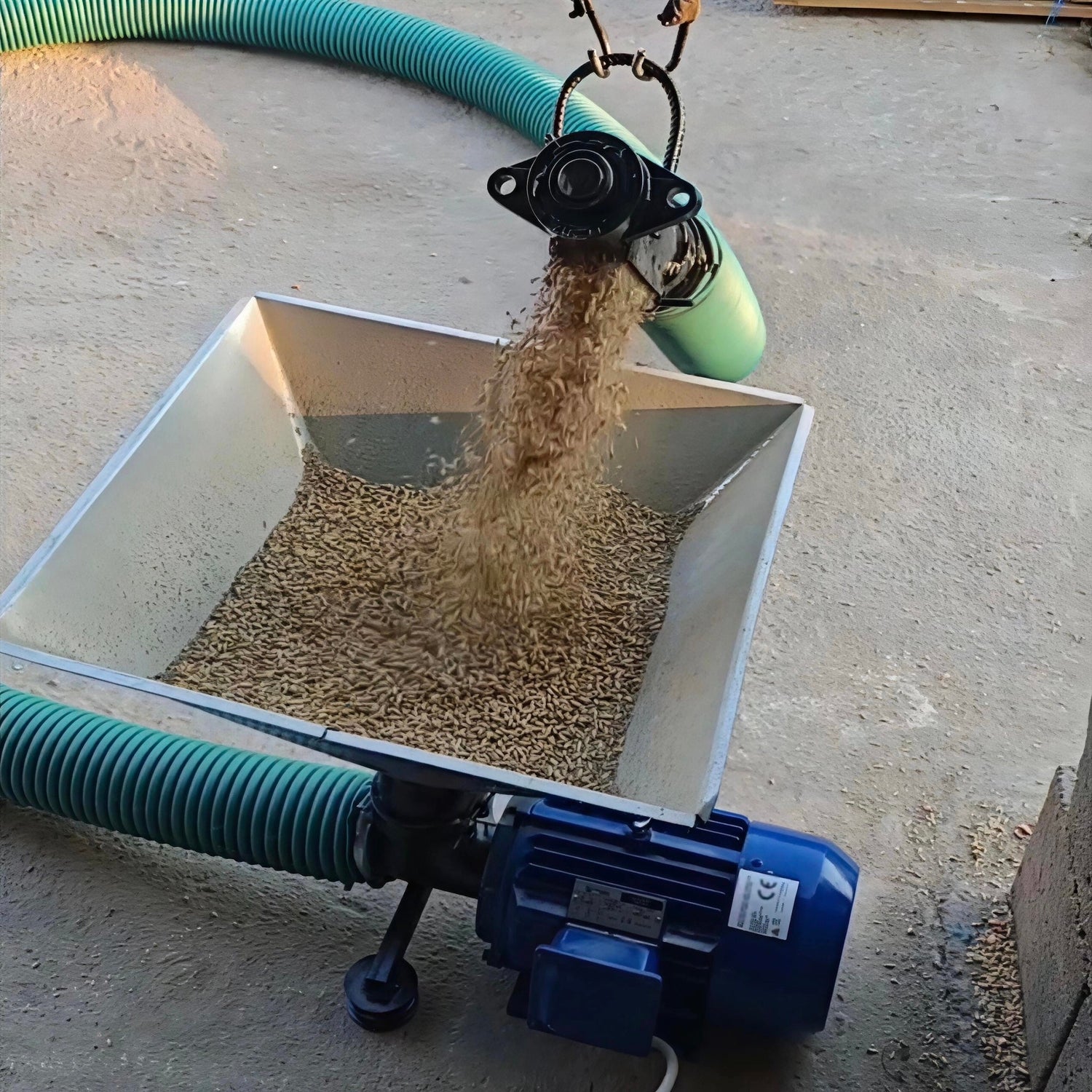 Hopper models - flexible screw conveyors for mills, silos, trailers etc
