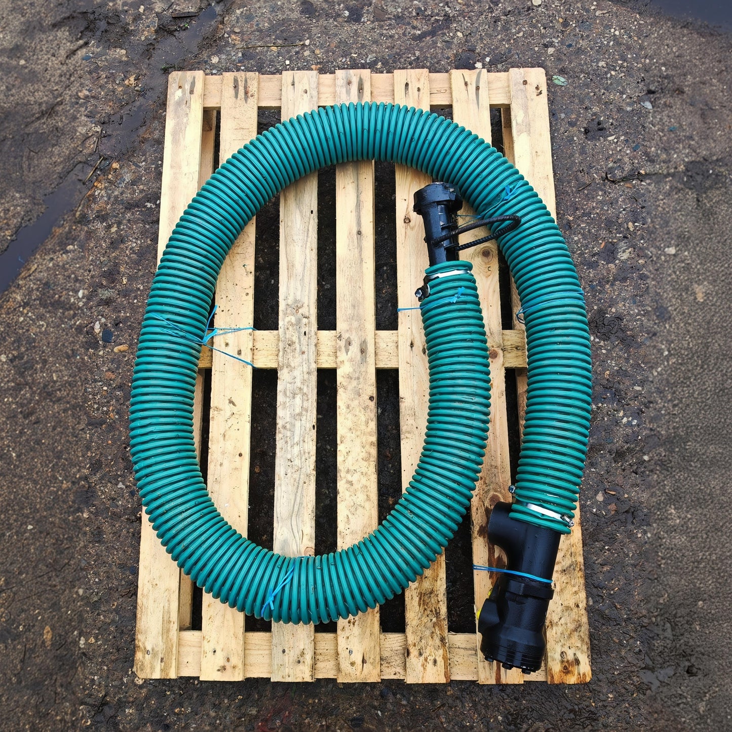 Hydraulic flexible screw conveyor - the best solution for no-electricity areas