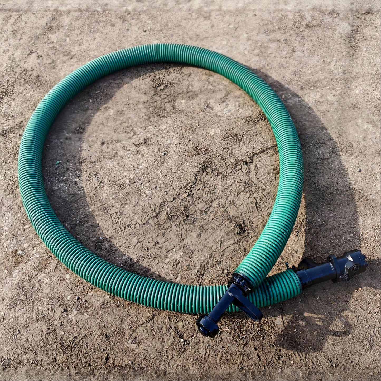 Hydraulic flexible screw conveyor - the best solution for no-electricity areas