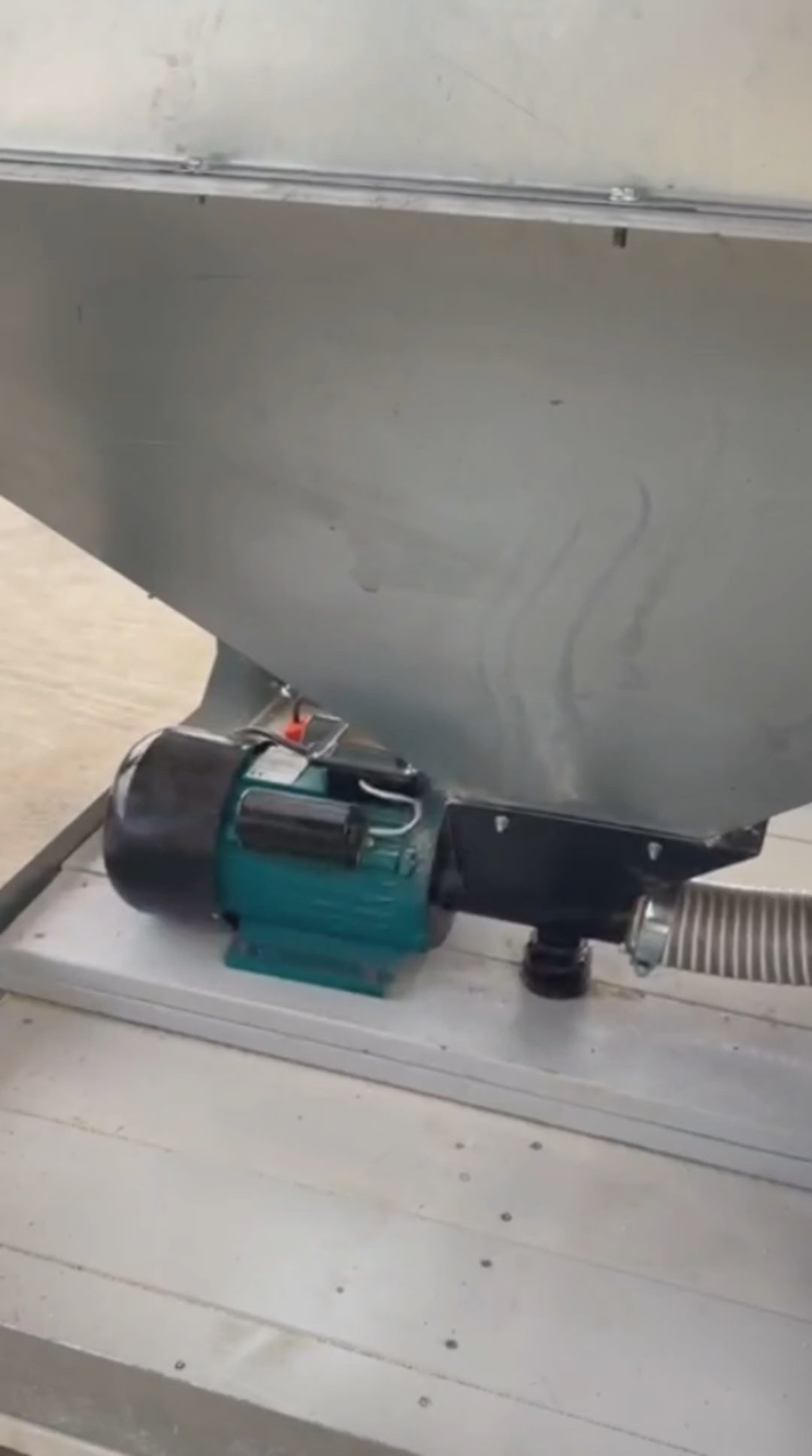 Flexible screw conveyor with hopper 220V | Up to 15 m